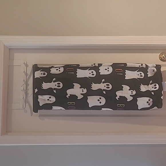 Halloween Ghost Throw - Picture 4 of 5